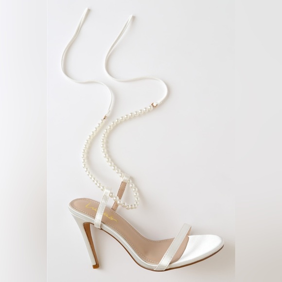 Bridal Pearl Ankle Wrap Heel - Picture 4 of 10